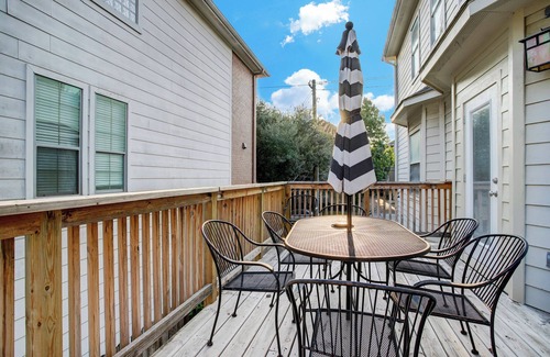 Washington Ave./ Memorial Park House | Perfect proximity: 3 Br/3.5 Bath townhome