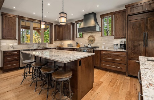 Cle Elum House | Perfect Retreat for multiple families! On the Golf Course | Hot Tub and more!