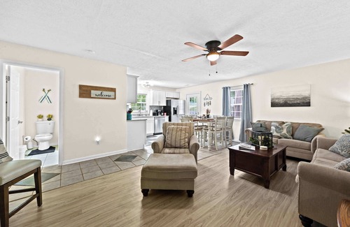 Falls of Rough House | Perfect Rough River Lake Stay! Fam & Pet Friendly!