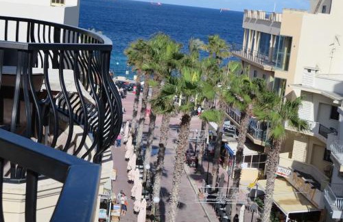 Bugibba Apartment | Perfect tourist accommodation in Bugibba square!