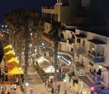 Bugibba Apartment | Perfect tourist accommodation in Bugibba square!
