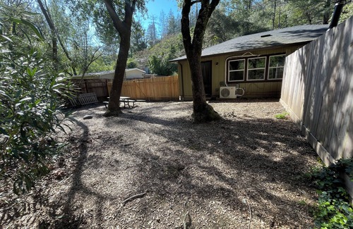 Santa Rosa Cottage | Perfect Wine Country Getaway Clean & Comfy