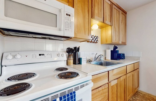 Trinidad Cottage | Perfectly located home with pellet stove - walk to Trinidad State Beach & Harbor
