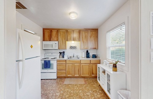 Trinidad Cottage | Perfectly located home with pellet stove - walk to Trinidad State Beach & Harbor
