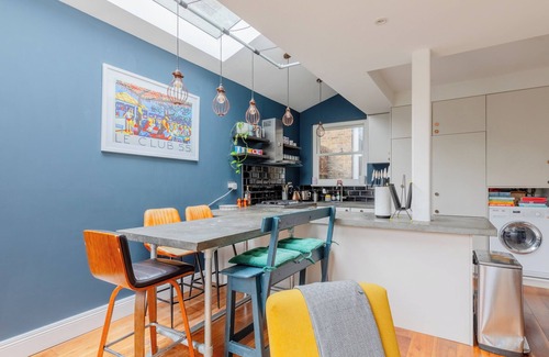 Golborne Apartment | Period-Chic 2BD Flat with Private Patio