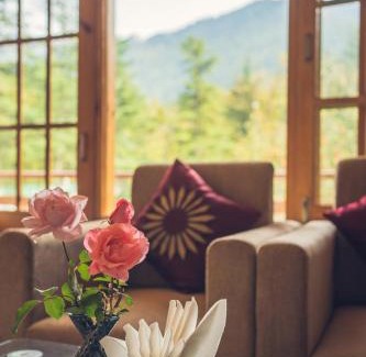 Manali Resort | Persimmon Farmstead