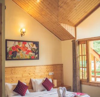 Manali Resort | Persimmon Farmstead