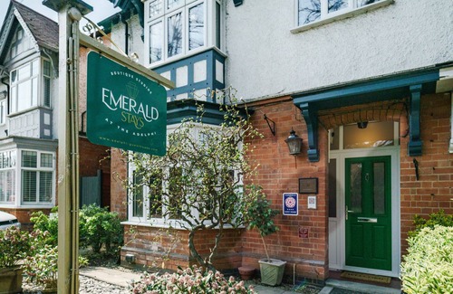 City Centre Apartment | Pet friendly studio with private patio