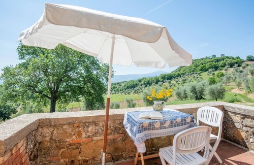 San Quirico d'Orcia Apartment | Pet friendly apartment