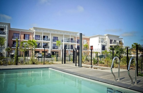 La Baule-Escoublac Hotel | Pet-friendly Property! Outdoor Swimming Pools Near Parc du Château de Careil