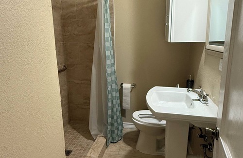 Shearer Hills - Ridgeview House | Pet Friendly 2-bedroom house in Central San Antonio