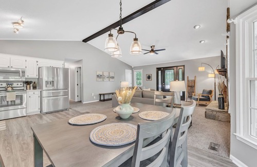 Seneca House | Pet-Friendly 5BR Getaway near Lake Keowee