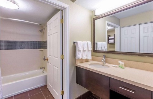 Alpharetta Hotel | Pet-friendly and Spacious 2BR Suite with Kitchen! Free Breakfast, Pets Allowed!