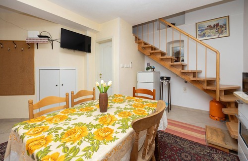Kastel Stari Apartment | Pet friendly apartment in Kastel Stari