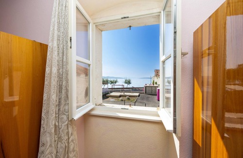 Kastel Stari Apartment | Pet friendly apartment in Kastel Stari