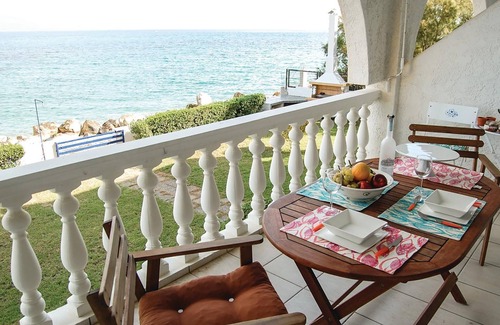 Melissi Apartment | Pet friendly apartment in Melissi with WiFi