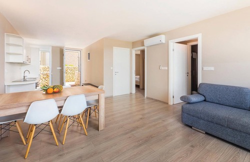 Povljana Apartment | Pet friendly apartment in Povljana