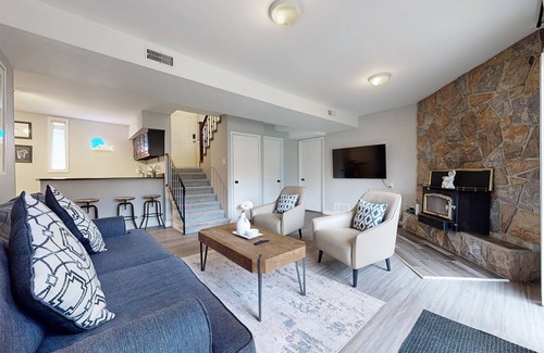 Port Franks Cottage | Pet Friendly Beach House with Games Room + Hot tub