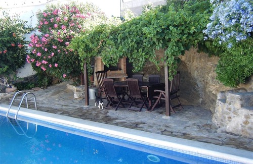 Roses Town Center Villa | Pet-Friendly "Casa Jazmin" with Private Pool, Sea Views, A/C and WiFi