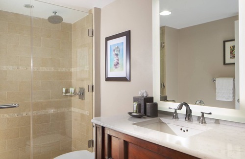 Historic Seaport Hotel | Pet-Friendly Coastal Retreat in Key West with Private Beach Access