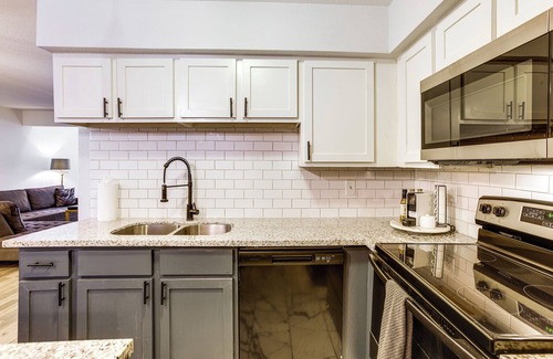 Bammel Condo | Pet-Friendly Condo w/Pool Access in Houston