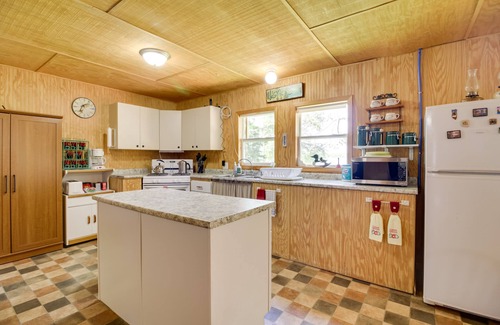 Itasca County Cabin | Pet-Friendly Cook Vacation Rental on Battle Lake!