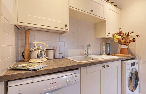 Guiting Power Cottage | Pet friendly Cotswold holiday accommodation with two bedrooms - The Cotswold Lady