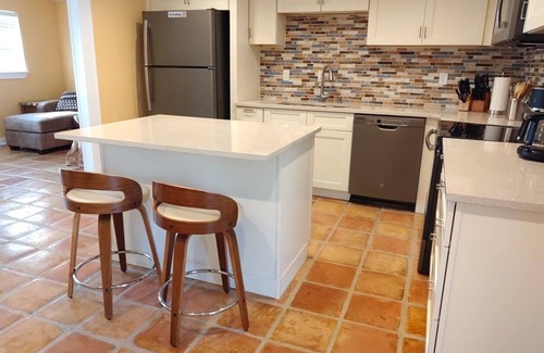 Port St. Joe Cottage | Pet Friendly Cottage-3 blocks from Beach New fenced yard.