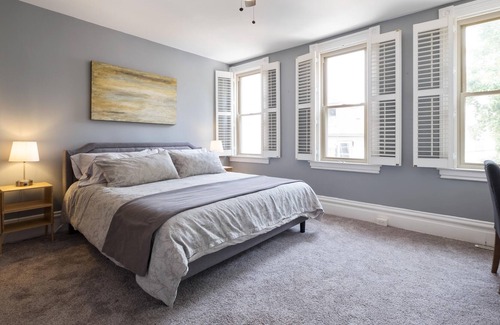 South Side Flats House | Pet Friendly Crash Pad off Carson