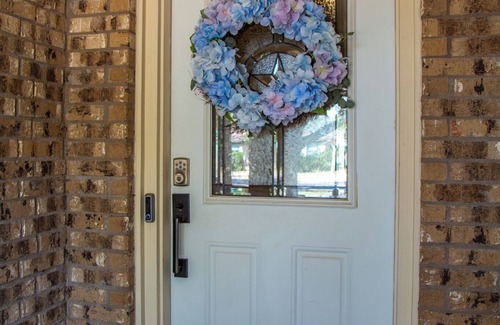 Abilene House | Pet Friendly, Elevated Oasis