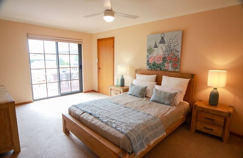Encounter Bay House | Pet Friendly Family Retreat; Ocean Views, Sleeps 12, with WI-FI