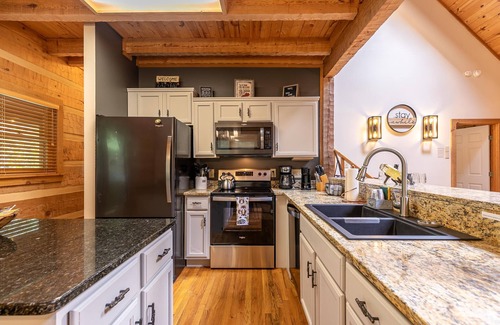 Seven Devils Cabin | Pet-Friendly, Family-Friendly cabin close to Sugar Mt, Banner Elk, Beech, Boone