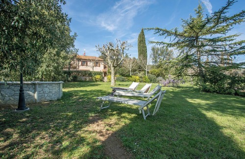 Roccastrada Villa | Pet-Friendly Finca Etrusco with Mountain View, Pool, Garden & Wi-Fi