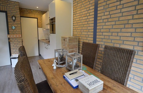 Stramproy House | Pet-Friendly Getaway