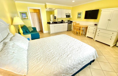 Atlantic Beach Hotel | Pet-friendly, Hidden Gem, 3 Blocks to Beach! Unit 203