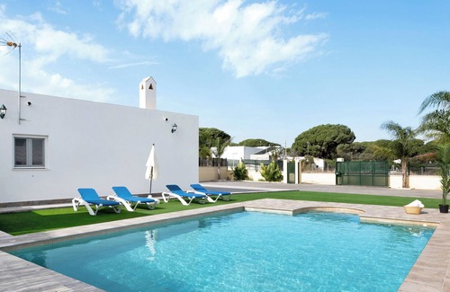 San Ambrosio House | Pet-Friendly Holiday Home "Villa Montenmedio - Juande"