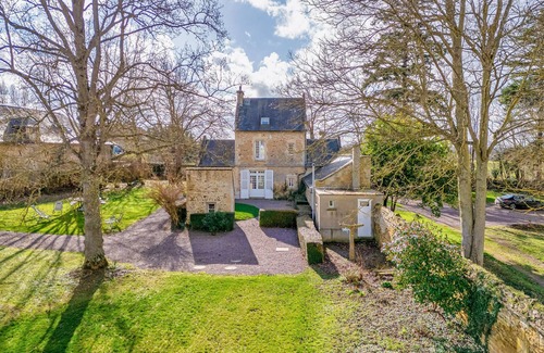 Baron-sur-Odon House | Pet friendly home in Baron-sur-Odon