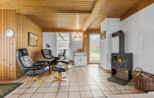 Bønnerup Strand House | Pet Friendly Home In Glesborg With Wifi