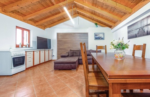 Nin House | Pet friendly home in Nin with kitchen