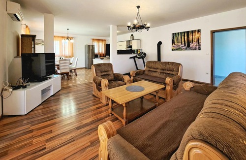Sikici House | Pet friendly home in Pula with kitchen