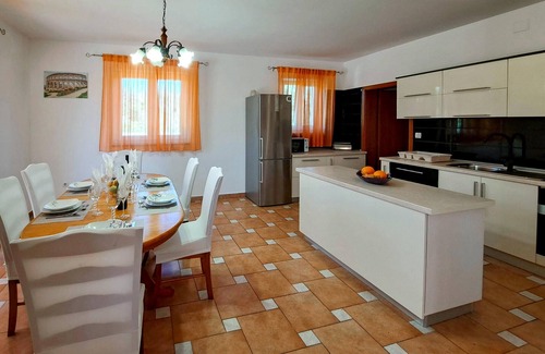 Sikici House | Pet friendly home in Pula with kitchen