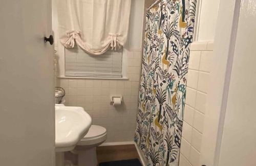 Monroe House | Pet friendly house with covered parking