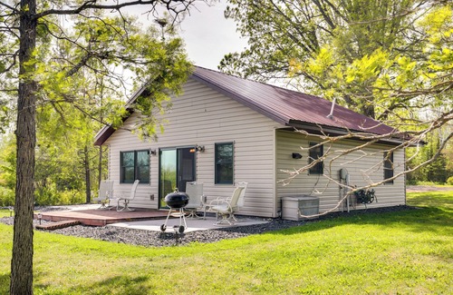 Iron River Cabin | Pet-Friendly Iron River Cabin with Fire Pit!