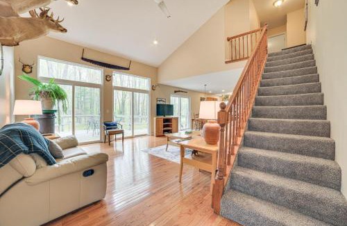 Kalkaska House | Pet-Friendly Kalkaska Home about 19 Mi to Torch Lake!