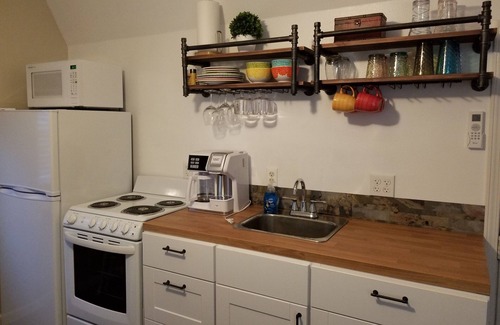 Warsaw Cabin | Pet friendly, King bed and less than 2 miles to major Highway 65