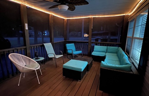 Macon House | Pet Friendly Lake Gaston Home with Neighborhood Beach & Boat Ramp Access