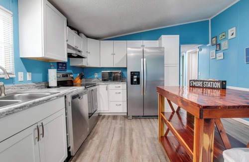 Crane Hill House | Pet Friendly! Lakefront - Crooked Creek Retreat