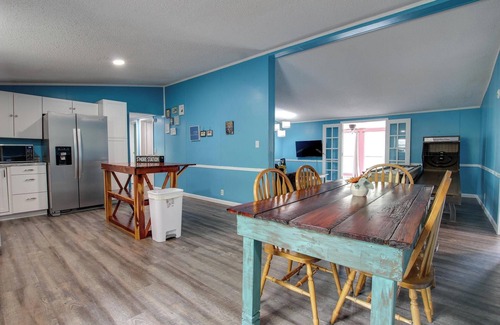 Crane Hill House | Pet Friendly! Lakefront - Crooked Creek Retreat