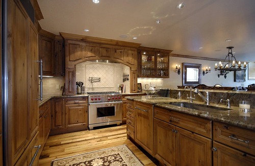 Aspen Condo | Pet Friendly & Luxurious 3 bedroom Aspen Condo