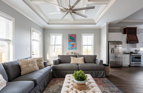 Mid-City House | Pet-Friendly Mid-City beauty near streetcar line!
